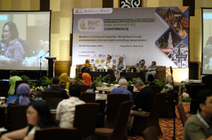 Discussions with plenary symposium speakers: Dicky Sofjan, Ph.D., Ir. Laretna T. Adishakti, M.Arch., and Prof. Dr. Ir. Edia Rahayuningsih, MS., IPu., on critical topics in bioethics and sustainability.